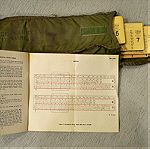  Σετ 4 USA Στρατιωτικοί Γραφικοί Πίνακες Πυροβολικού του Β΄ΠΠ με θήκη μεταφοράς και κανονισμό 1944.