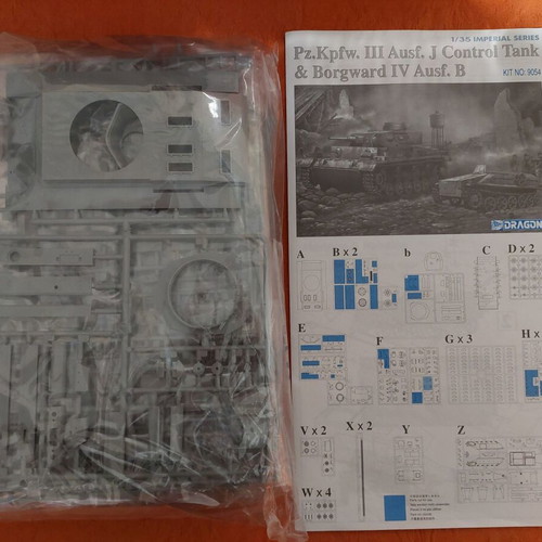 Dragon Pz.Kpfw. III Ausf. J Control Tank and Borgward IV Ausf. B 1/35 new