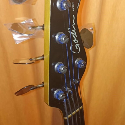Godin A5 Bass Ultra Fretless Natural like new