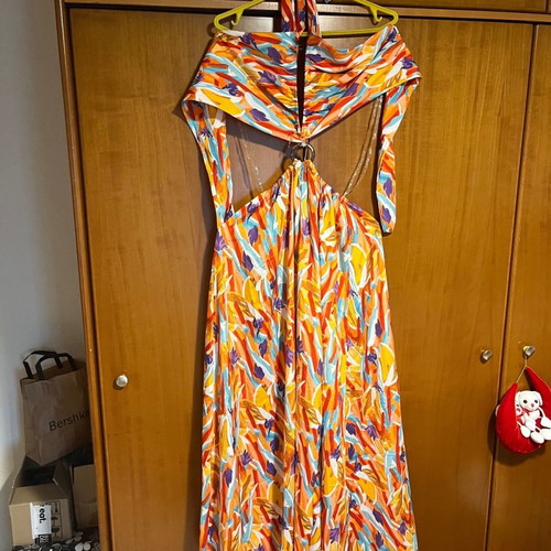Dress new long with tie and slit, one size