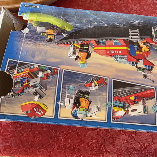 LEGO City Fire Rescue Boat set used, 144 pieces, 3 minifigures