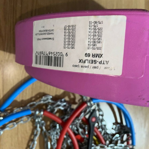 Snow chains used for multiple rims