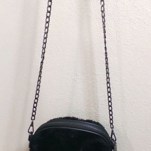 Small black fur shoulder bag like new