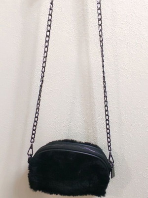 Small black fur shoulder bag like new