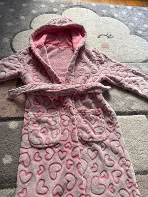 Bathrobe with hearts for girl 5-9 years like new