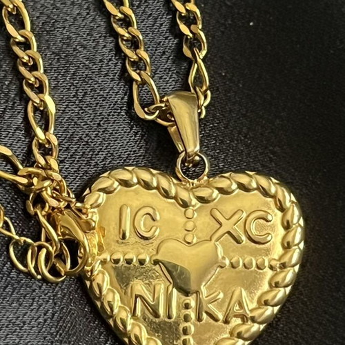 Necklace with removable heart-shaped Konstantinato pendant, like new