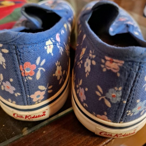 Floral canvas shoes used, size 39