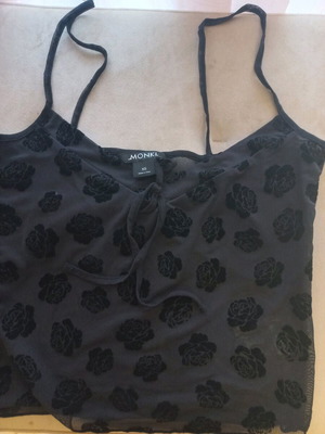 Monki black top like new, size XS