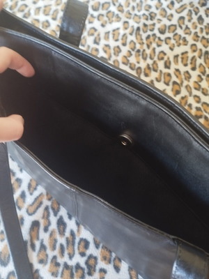 Black shoulder bag made of faux leather, like new