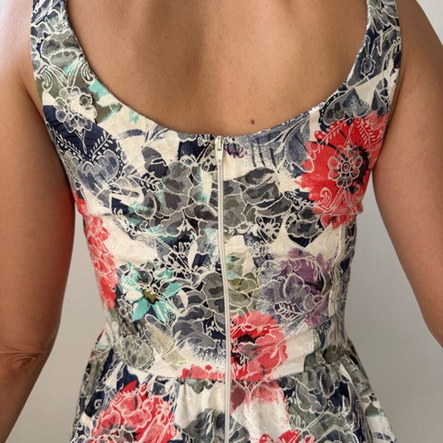 Floral dress like new, unworn, size M