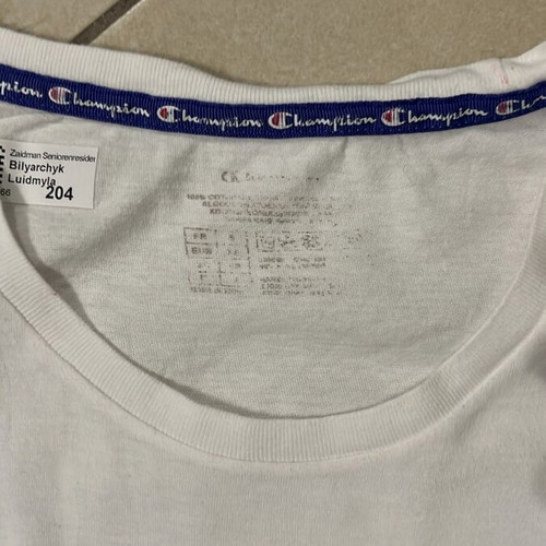 Champion T-Shirt Women white small logo embroidery size S like new