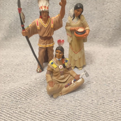 Bullyland Indian Figures set of 3 handpainted vintage used