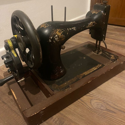 Singer sewing machine 1886 used, functional