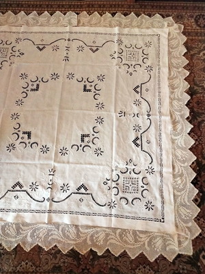 Tablecloth with handmade 25cm lace, new, size 180x180