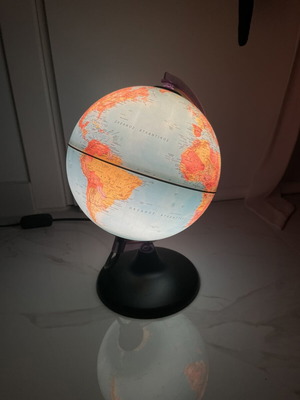 Globe Lamp in Excellent Condition