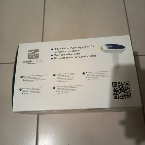 Silk'n Flash & Go Luxx Premium hair removal device like new with 200,000 pulses and face heads