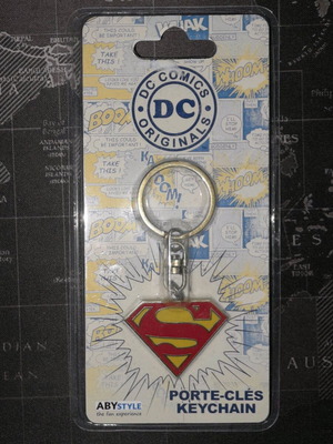 Superman metal keychain new, DC Comics, red and gold
