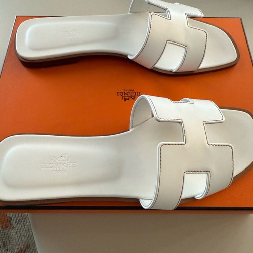 Hermes Oran Sandal white size 38.5 like new