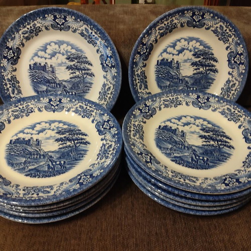 Vintage Arnik English Plates Set of 12 used, countryside design