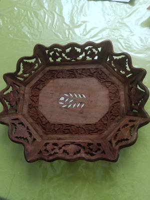 Wooden serving tray like new with decoration