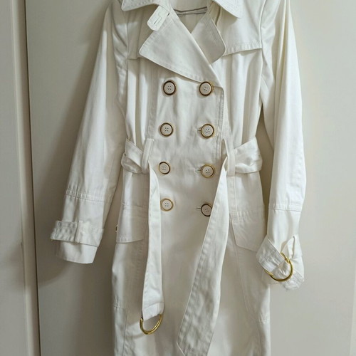 Zara trench coat white new with gold details, size Small