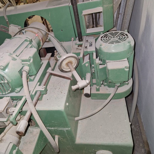 Drill with cutting disc and arbor used