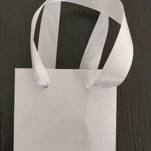 White paper bag like new