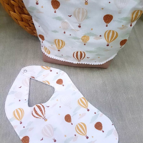 Baby neseser and bib new with cotton fabrics