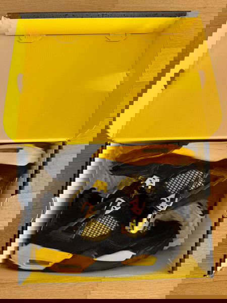 Air Jordan 4 Retro Yellow Thunder - Size 40