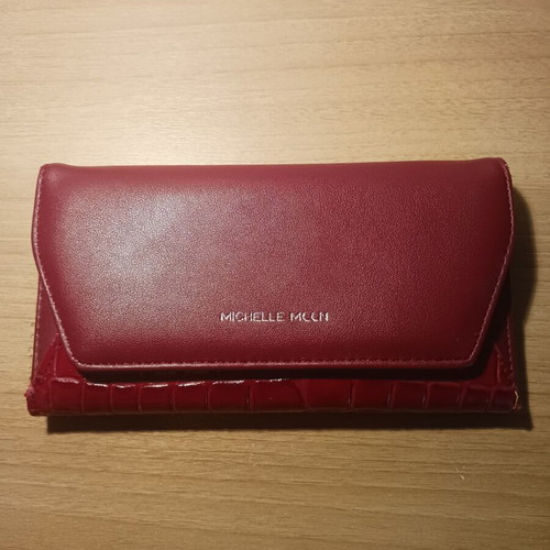 Michelle Moon red wallet like new