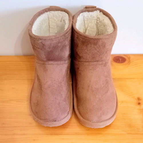 Suede boots like new with warm lining brown size 31