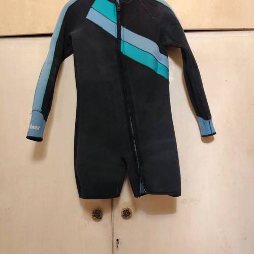 Seaquest surfing suit used