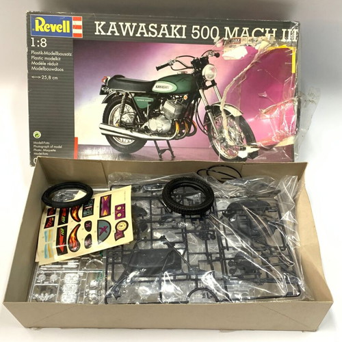 Revell Kawasaki Mach III 1:8 model kit used