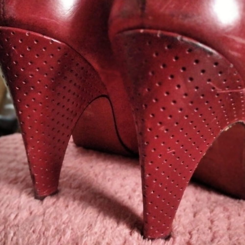 Diesel pumps authentic burgundy red size 40 like new