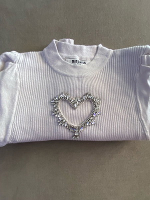 Μπλούζα μακρυμανικη με καρδιά ανοιχτή στην μεση