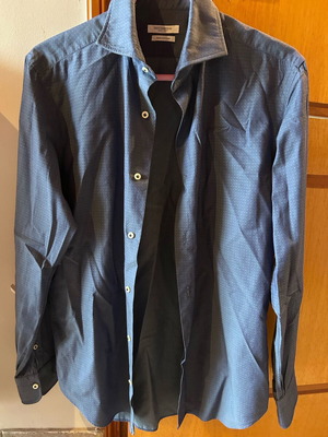 Gutteridge men's shirt size Medium blue like new