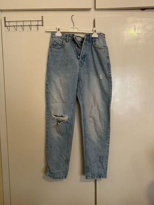 Stradivarius mom jeans blue with rips size XS