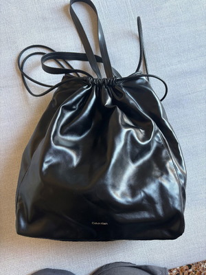 Calvin Klein large shoulder pouch bag like new, black