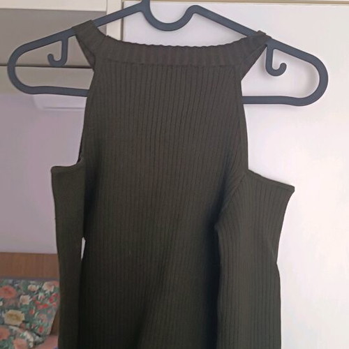 Forever21 blouse with off-shoulder design new, green, size S