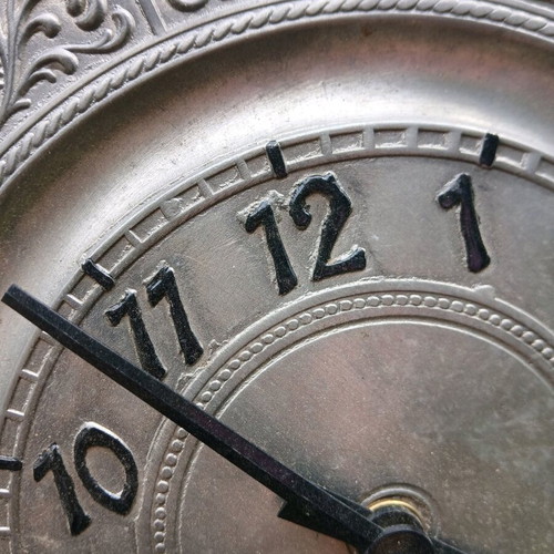 Antique wall clock like new analog with mechanism