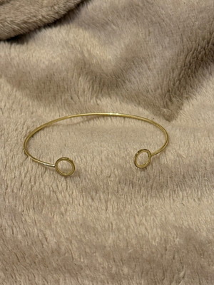 Stainless steel bracelet like new in gold tone