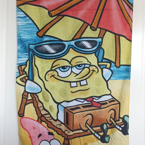 SpongeBob SquarePants Beach Towel like new with vibrant colors
