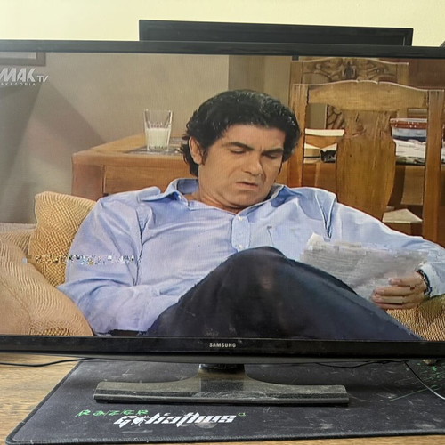 Samsung 32" TV like new, no panel marks
