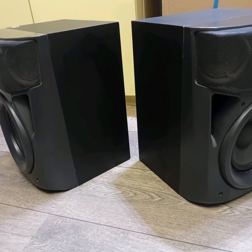 Aiwa SX-FNF7 floor-standing 3-way speakers used with bass reflex