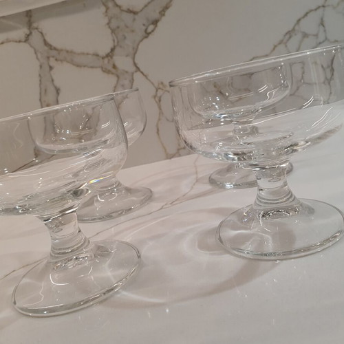 Stemmed ice cream glasses set of 4 like new