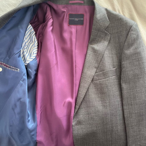 Костюми и кадифено сако като нови, включително Cerutti, Tommy Hilfiger, Ermenegildo Zegna
