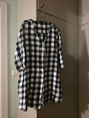 Zara checked dress like new, buttons down, size L
