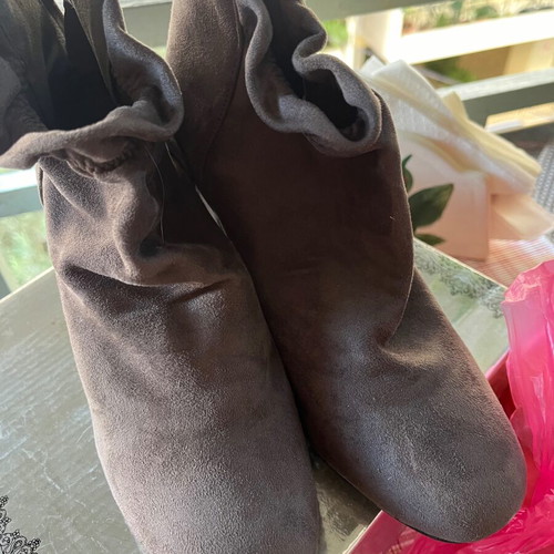 Grey ankle boots size 36 new with 6 cm heel