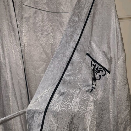 White satin silk robe new, size Large