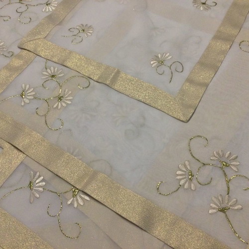Set of 6 tablecloth squares and table runner semeni new